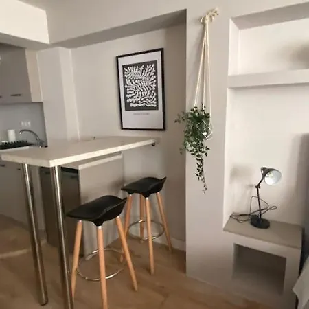 Appartement Next To Campus & Hospitals-thessaloniki Thessalonique