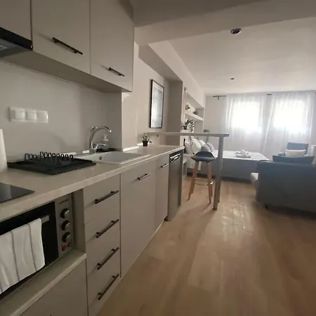 Next To Campus & Hospitals-thessaloniki